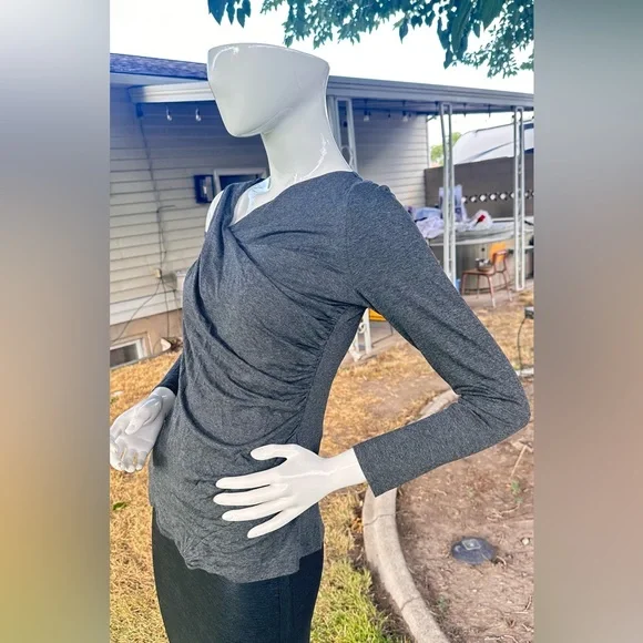 Vince Camuto Gray Asymmetrical Ruched Long Sleeve Top - Picture 2 of 5